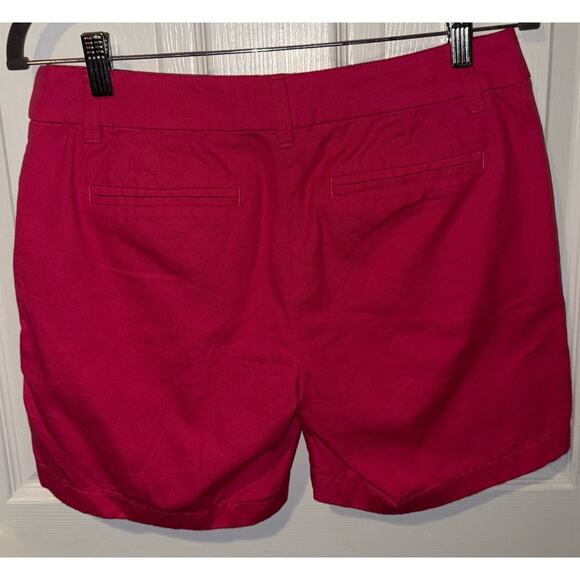 J Crew 7”Classic Chino Shorts in Radiant Fuchsia Size 4 - Picture 2 of 11